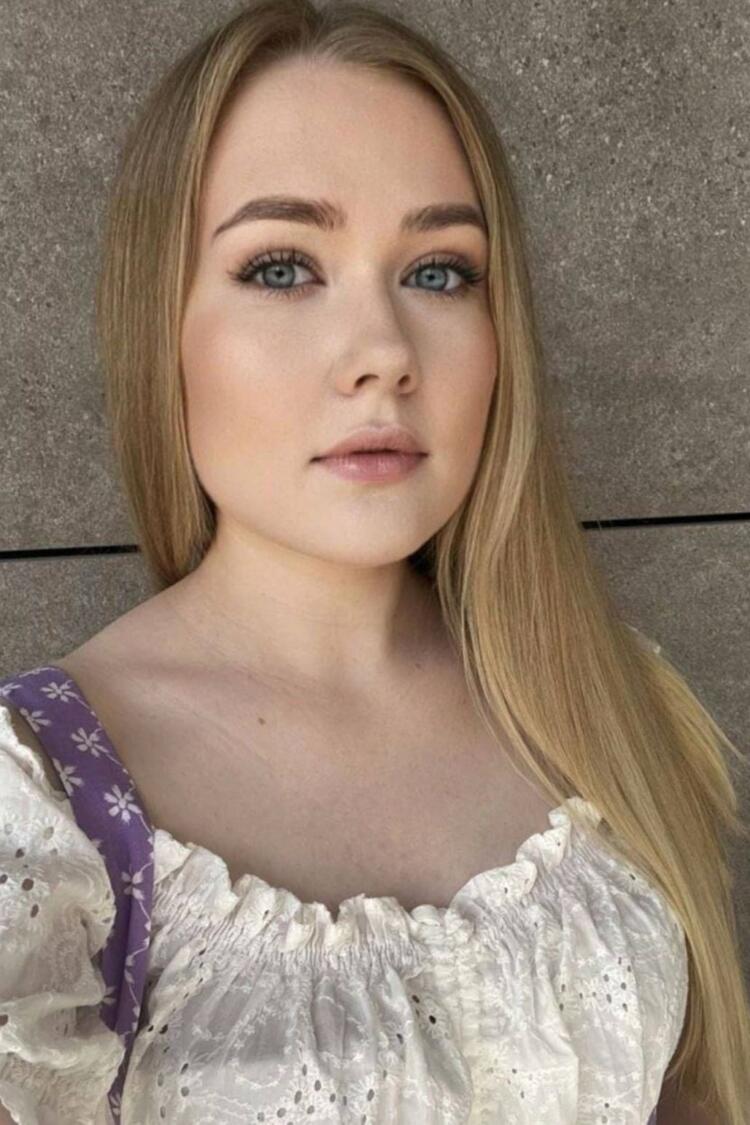 Ekaterina, 24 Y. ID1078953